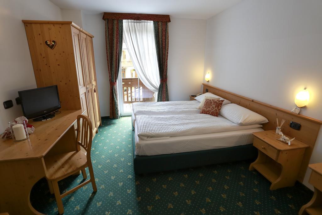 דימארו Alp Hotel Dolomiti מראה חיצוני תמונה